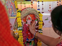 कुमकुम भरे कदमों से आएं मां... अष्टमी और नवमी पर भेजिए सभी को शुभकामनाएं, भक्तों को मिलेगी माता रानी की मिलेगी कृपा  कुमकुम भरे कदमों से आएं मां... अष्टमी और नवमी पर भेजिए सभी को शुभकामनाएं, भक्तों को मिलेगी माता रानी की मिलेगी कृपा
