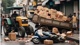 NH-123 पर बड़ा सड़क हादसा, ओवरलोड ट्रैक्टर ट्राली ने स्कूटी सवार युवकों को रौंदा, एक की मौके पर मौत