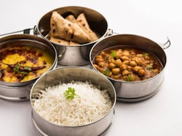 गर्मी में जल्दी खराब हो जाता है खाना और लंच तक टिफिन से आने लगती है बदबू? इस तरह रखने पर देर तक रहेगा फ्रैश और टेस्टी गर्मी में जल्दी खराब हो जाता है खाना और लंच तक टिफिन से आने लगती है बदबू? इस तरह रखने पर देर तक रहेगा फ्रैश और टेस्टी