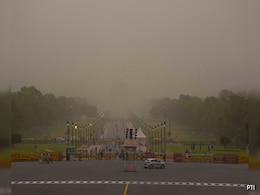 Cloudy Sky, Light Drizzle Bring Relief To Delhi Amid Scorching Heat Cloudy Sky, Light Drizzle Bring Relief To Delhi Amid Scorching Heat