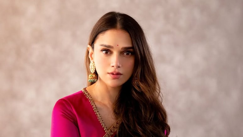 एक्ट्रेस अदिति राव हैदरी ने बताया अपनी ग्लोइंग और सॉफ्ट स्किन का राज, जानें क्या है उनका स्किन केयर रूटीन