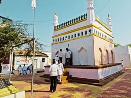 Ahilyanagar News : मंदिर की दर्गाह? अहिल्यानगरमध्ये पेटला वाद; हिंदू-मुस्लीम ऐक्याला धक्का