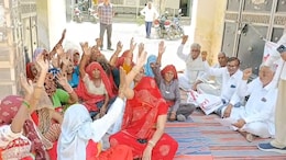 सीकर में पेयजल की समस्या को लेकर महिलाओं का फुटा आक्रोश, जलदाय विभाग और प्रशासन के खिलाफ जमकर हुई नारेबाजी&nbsp;