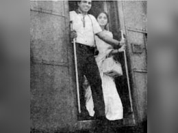 धर्मेंद्र और उनकी पहली पत्नी प्रकाश कौर की अनदेखी फोटो वायरल, लोग बोले - ये है असली DDLJ धर्मेंद्र और उनकी पहली पत्नी प्रकाश कौर की अनदेखी फोटो वायरल, लोग बोले - ये है असली DDLJ