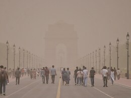 एक बार फिर प्रदूषण की चपेट में दिल्ली एनसीआर, हवा में धूल घुलने से बिगड़ी राजधानी का आबोहवा एक बार फिर प्रदूषण की चपेट में दिल्ली एनसीआर, हवा में धूल घुलने से बिगड़ी राजधानी का आबोहवा