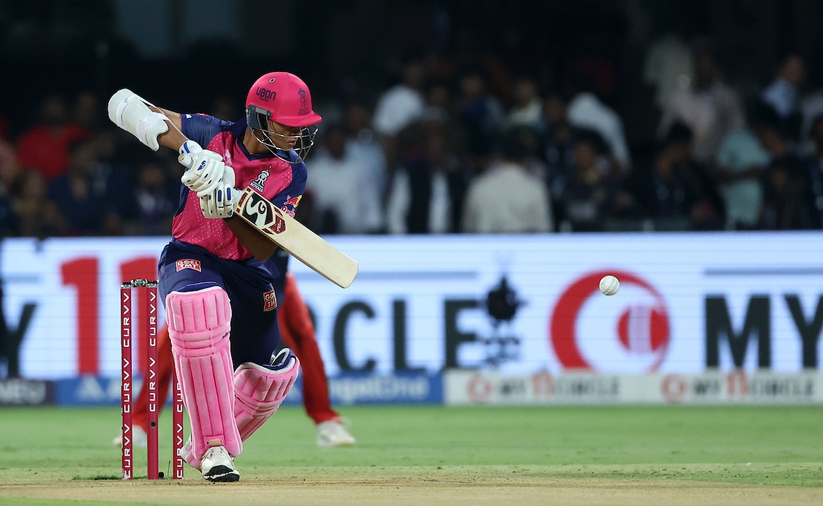 Royal Challengers Bengaluru vs Rajasthan Royals Live Score, IPL 2025: “Really Murdered” – Sunil Gavaskar Mighty Impressed By Yashasvi Jaiswal’s Shot