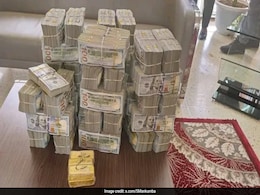Indian National Caught Smuggling Rs 17,00,00,000 Cash, Gold At Zambia Airport Indian National Caught Smuggling Rs 17,00,00,000 Cash, Gold At Zambia Airport