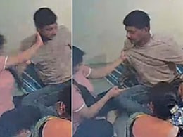 Shocking VIDEO : 'साहेब मला वाचवा...', लोको पायलट नवऱ्याला बायकोची लाथा-बुक्क्यांनी मारहाण