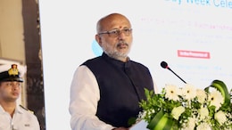 Governor CP Radhakrishnan : 'हिंदी येत नाही याची खंत वाटते,'  राज्यपाल सी पी राधाकृष्णन यांचं वक्तव्य