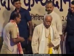 अक्षय तृतीया पर आरएसएस प्रमुख ने 125 महिलाओं के विवाह में मुख्य अनुष्ठान संपन्न कराया अक्षय तृतीया पर आरएसएस प्रमुख ने 125 महिलाओं के विवाह में मुख्य अनुष्ठान संपन्न कराया