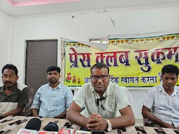 मैनें शिकायत की, मेरे घर पर ही छापा पड़ गया... रेड के बीच पूर्व विधायक मनीष कुंजाम ने लगाए आरोप  मैनें शिकायत की, मेरे घर पर ही छापा पड़ गया... रेड के बीच पूर्व विधायक मनीष कुंजाम ने लगाए आरोप