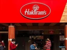 Haldiram Stake Sale: हल्दीराम ने बेची 6% हिस्सेदारी, सिंगापुर की इस कंपनी के साथ किया सबसे बड़ा करार Haldiram Stake Sale: हल्दीराम ने बेची 6% हिस्सेदारी, सिंगापुर की इस कंपनी के साथ किया सबसे बड़ा करार