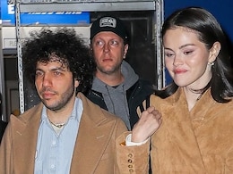 Selena Gomez And Benny Blanco Twin And Win In Matching Blazer At Celtics-Knicks Game Selena Gomez And Benny Blanco Twin And Win In Matching Blazer At Celtics-Knicks Game