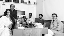 A <i>Haider</i> Reunion: Tabu Shares Pic With <i>Laqt-E-Jigars</i> Shahid Kapoor, Vishal Bhardwaj