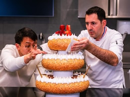 This Innovative "Robotic Cake" Was Lit By Edible Chocolate Batteries This Innovative "Robotic Cake" Was Lit By Edible Chocolate Batteries