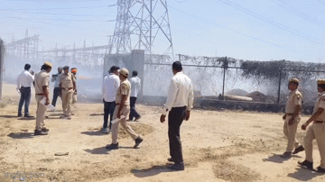 Bhajanlal Sharma Reengus Visit: 'सभी शांति बनाए रखें...', सीएम कार्यक्रम स्थल के सामने भोपतपुरा पावर ग्रिड की घास में लगी आग