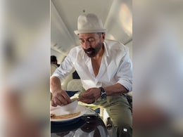 "<i>Apna Style Hai Desi</i>": Sunny Deol Enjoys Classic Indian Meal In Private Jet "<i>Apna Style Hai Desi</i>": Sunny Deol Enjoys Classic Indian Meal In Private Jet