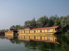 खाली हाउसबोट, सूने बाजार... खाड़ी की जंग से कश्मीर के पर्यटन का बुरा हाल