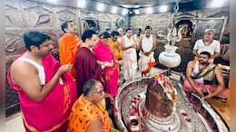 महाकाल गर्भगृह में नेताओं और VIP की एंट्री, आम भक्त रहते बाहर; हाईकोर्ट पहुंचा मामला; फैसला सुरक्षित