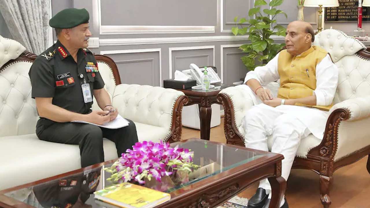 Chief Of Defence Staff Meets Rajnath Singh Amid India-Pak Tension