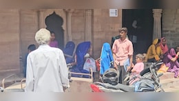 Jodhpur News: भारत में रह रहे पाक विस्थापित हिन्दुओं का क्या होगा ? जोधपुर में CID दफ्तर के बाहर लगी पाक नागरिकों की कतारें&nbsp;
