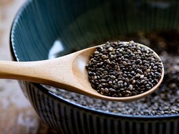 गलत तरीके से Chia Seeds खाने से क्या होता है? डॉक्टर ने बताया सेहत को गंभीर नुकसान पहुंचा सकती है ये छोटी सी गलती गलत तरीके से Chia Seeds खाने से क्या होता है? डॉक्टर ने बताया सेहत को गंभीर नुकसान पहुंचा सकती है ये छोटी सी गलती