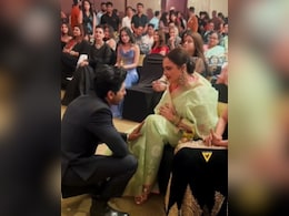 ताहा शाह बदुशा ने जीता फैंस का दिल, जमीन पर बैठकर छुए रेखा के पैर और लिया आशीर्वाद, दिल जीत रहा ये VIDEO ताहा शाह बदुशा ने जीता फैंस का दिल, जमीन पर बैठकर छुए रेखा के पैर और लिया आशीर्वाद, दिल जीत रहा ये VIDEO