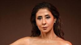 Urmila Matondkar Marries Tradition With Trend In A Manish Malhotra Rose Gold Saree