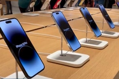 Trump Tariffs Could Increase iPhone Prices By Up To 43% | Tesla's Sales Plunge Trump Tariffs Could Increase iPhone Prices By Up To 43% | Tesla's Sales Plunge