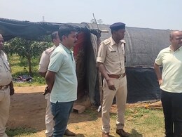 झारखंड में युवती के साथ हैवानियत, दुष्कर्म और हत्या के बाद जलाने की कोशिश, नग्न शव बरामद झारखंड में युवती के साथ हैवानियत, दुष्कर्म और हत्या के बाद जलाने की कोशिश, नग्न शव बरामद