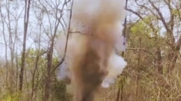 IED Blast: छत्तीसगढ़ के बीजापुर में IED ब्लास्ट, CAF का जवान शहीद, सड़क निर्माण सुरक्षा में था तैनात