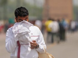 दिल्ली एनसीआर में उमस से बढ़ी लोगों की परेशानी, जानें क्या आज बारिश से मिलेगी राहत