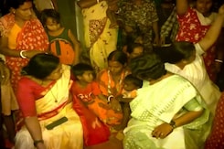 Rights Body Team Meets People From Violence-Hit Murshidabad Rights Body Team Meets People From Violence-Hit Murshidabad
