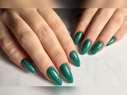 Viral Trend: हिरव्या रंगाचं नेलपेंट खरंच आयुष्य बदलू शकते? वाचा काय आहे Green Nail Theory Viral Trend: हिरव्या रंगाचं नेलपेंट खरंच आयुष्य बदलू शकते? वाचा काय आहे Green Nail Theory