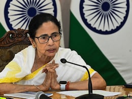 "Return To School, Resume Classes": Mamata Banerjee To Protesting Teachers "Return To School, Resume Classes": Mamata Banerjee To Protesting Teachers