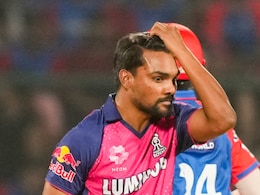 RR vs DC: राजस्थान रॉयल्स सुपर ओवर में हारी लेकिन संदीप शर्मा के नाम दर्ज हो गया अनचाहा रिकॉर्ड RR vs DC: राजस्थान रॉयल्स सुपर ओवर में हारी लेकिन संदीप शर्मा के नाम दर्ज हो गया अनचाहा रिकॉर्ड