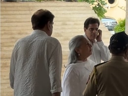मनोज कुमार की प्रार्थना सभा में पहुंचे सितारे, लीजेंड्री एक्टर के परिवार को बंधाई हिम्मत मनोज कुमार की प्रार्थना सभा में पहुंचे सितारे, लीजेंड्री एक्टर के परिवार को बंधाई हिम्मत