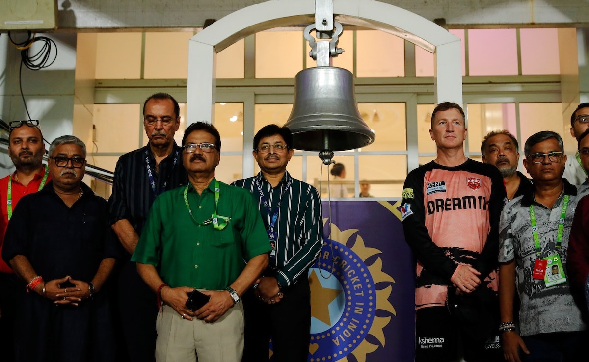 Cricket Association Of Bengal Pay Tribute To Pahalgam Victims; KKR, PBKS Players Wear Black Armbands