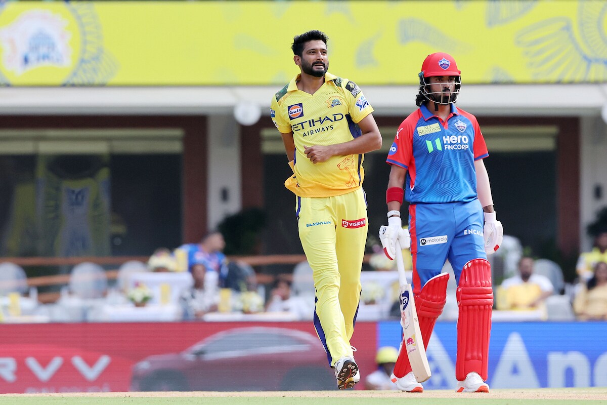 Chennai Super Kings e Delhi Capitals se Enfrentam no IPL 2025: Atualizações Ao Vivo