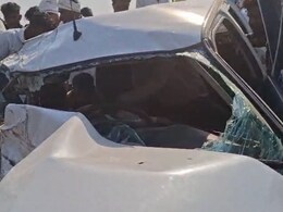 Latur Accident News: कार आणि ट्रकचा भीषण अपघात, तीन माजी सैनिक मित्रांचा मृत्यू Latur Accident News: कार आणि ट्रकचा भीषण अपघात, तीन माजी सैनिक मित्रांचा मृत्यू