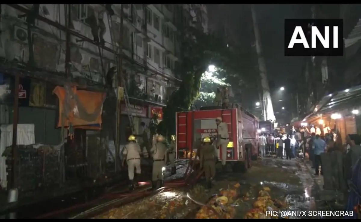 Колката Най малко 14 души бяха убити при пожар който