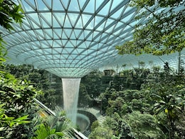 Two Indian Women Detained For Theft At Singapore's Changi Airport Two Indian Women Detained For Theft At Singapore's Changi Airport