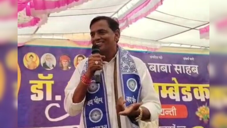 Rajasthan Politic: कांग्रेस नेता ने अपने ही व‍िधायक डीसी बैरवा के ख‍िलाफ खोला मोर्चा, बोले- जबान संभाल कर बोलना चाह‍िए