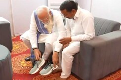 14 Years Later, PM Modi Meets Man Who Vowed Not To Wear Shoes. Here's Why 14 Years Later, PM Modi Meets Man Who Vowed Not To Wear Shoes. Here's Why