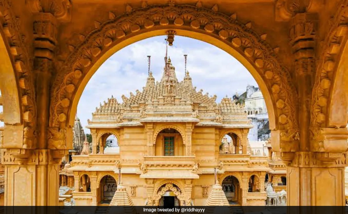 Mahavir Jayanti 2025 Mahavir Jayanti ключов повод за Jains