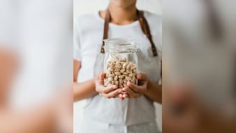 रात में सोने से पहले क्यों करना चाहिए इस ड्राई फ्रूट्स का सेवन? न्यूट्रिशनिस्ट ने बताई...