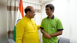 JEE Main 2025 Result: जेईई मेन्स सेशन-2 के टॉपर ओमप्रकाश से मिले स्&zwj;पीकर ओम ब&zwj;िरला, ऐतिहासिक उपलब्धि की दी बधाई