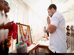 Rahul Gandhi Meets Pahalgam Attack Victim's Family In UP, Demand Justice Rahul Gandhi Meets Pahalgam Attack Victim's Family In UP, Demand Justice