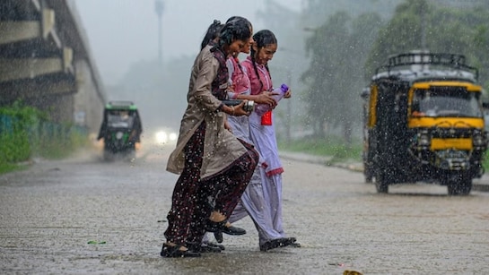 Weather Update: राजस्थान के 14 जिलों में बारिश, ओले के साथ आएगी आंधी, मौसम  विभाग ने जारी किया अलर्ट | Rajasthan Weather Update 14 districts Rain,  hailstorm and thunderstorm expected ...