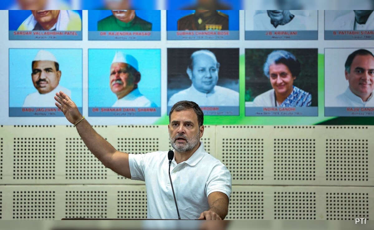 Modasa Депутатът от Конгреса и Лок Сабха лидерът на опозицията